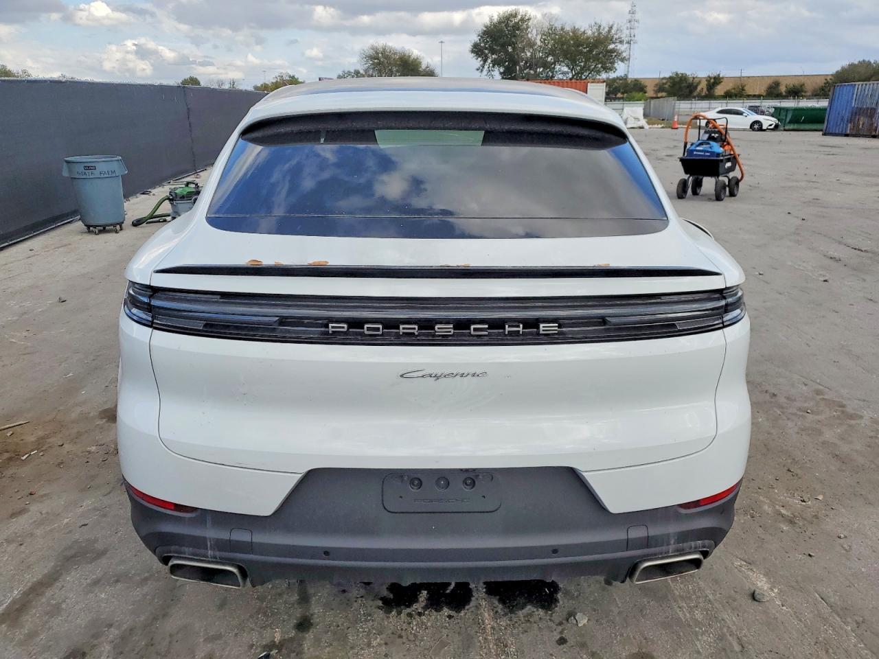 2025 PORSCHE CAYENNE
