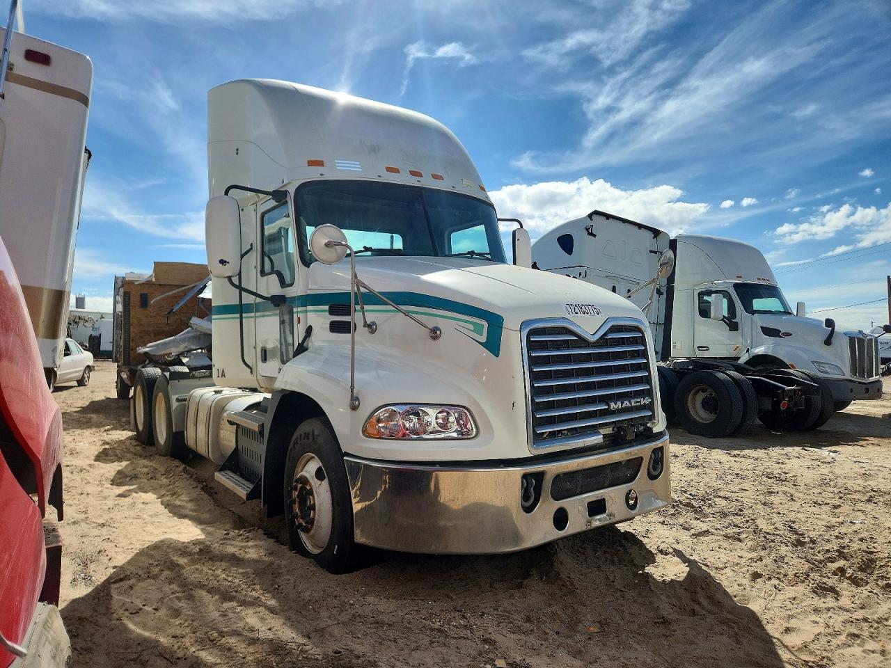 2014 MACK CXU613