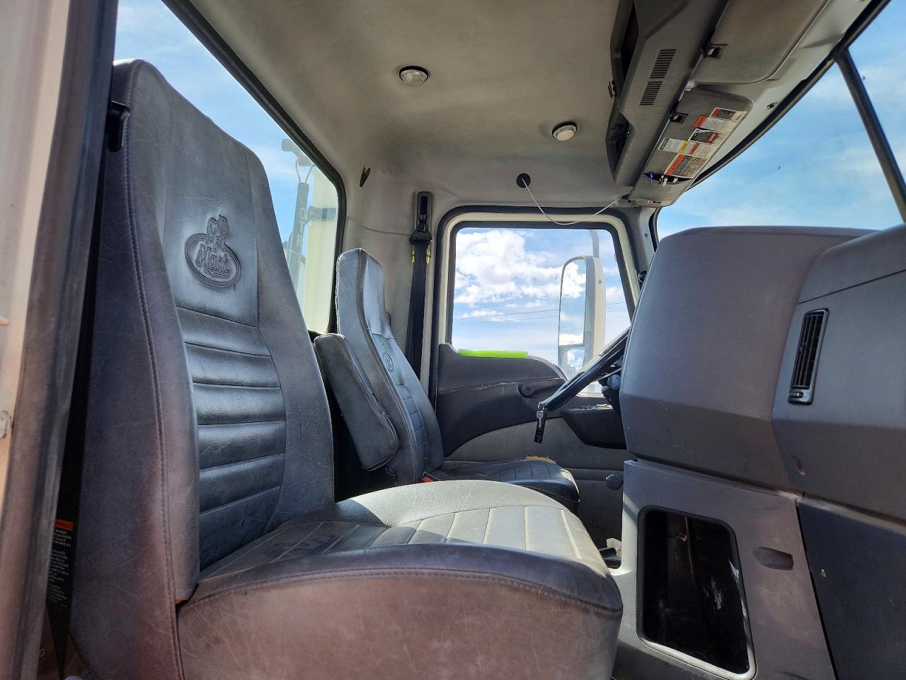 2014 MACK CXU613