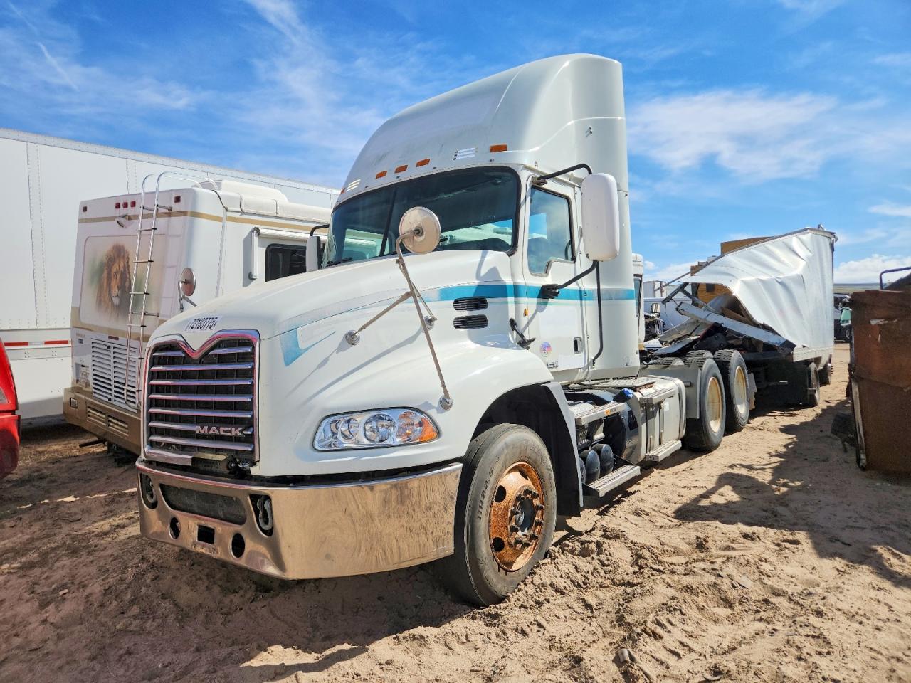 2014 MACK CXU613