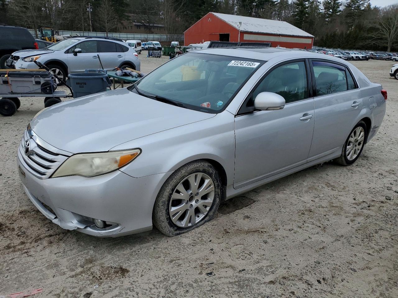 2011 TOYOTA AVALON