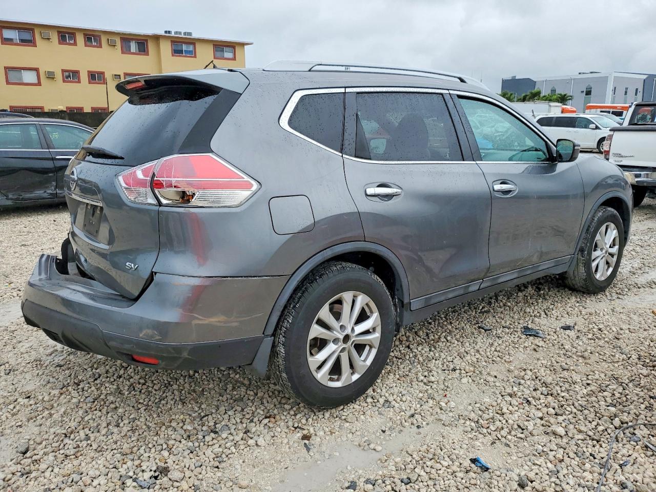 2015 NISSAN ROGUE