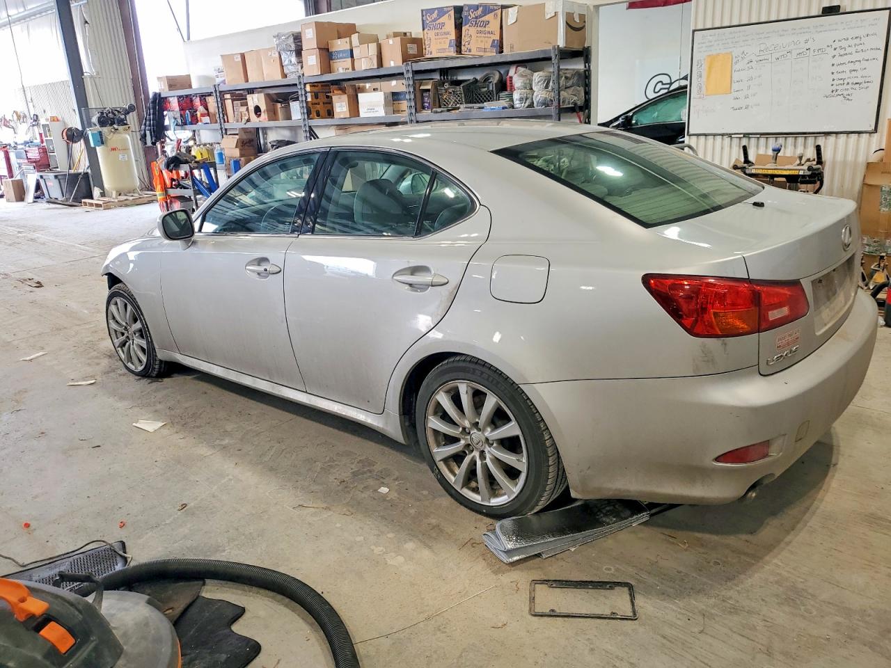 2006 LEXUS IS