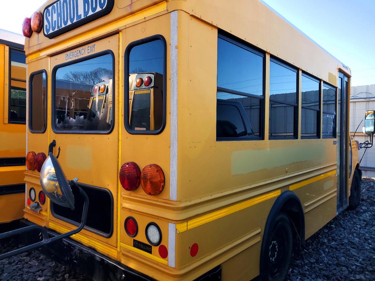 2011 CHEVROLET EXPRESS