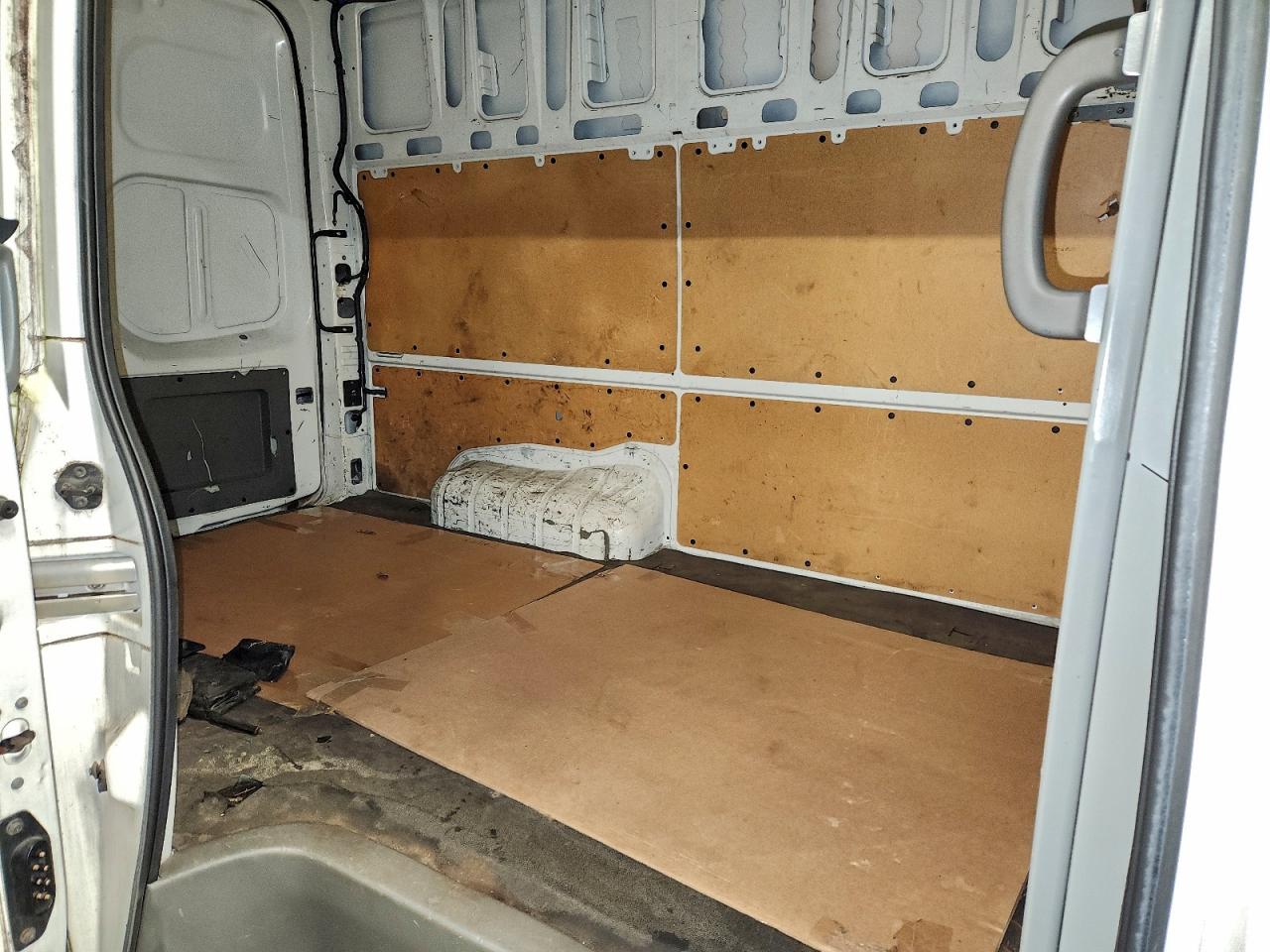 2013 NISSAN NV