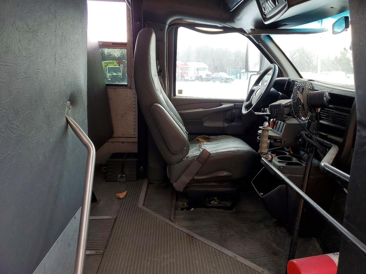2011 CHEV BANTAM G35