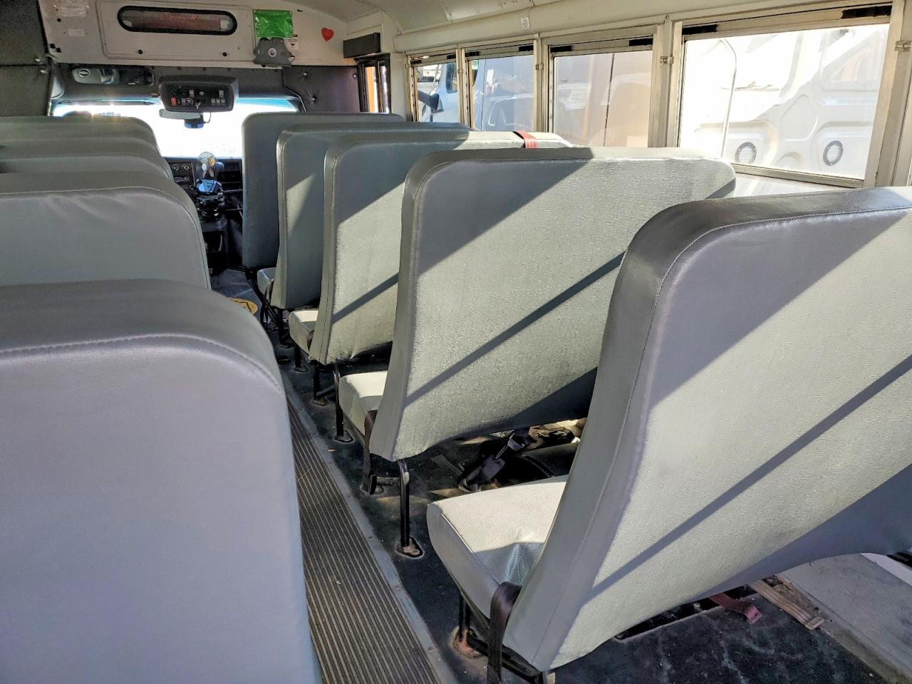 2011 CHEV EXPRESS