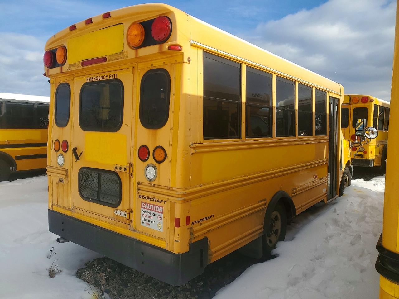 2011 STARTNSBUS SAVANA