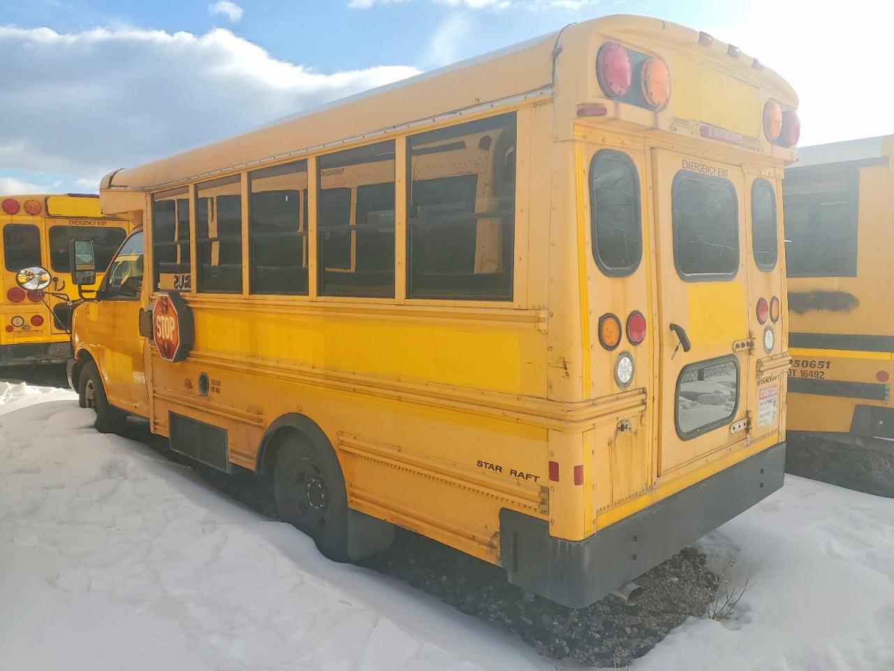 2011 STARTNSBUS SAVANA