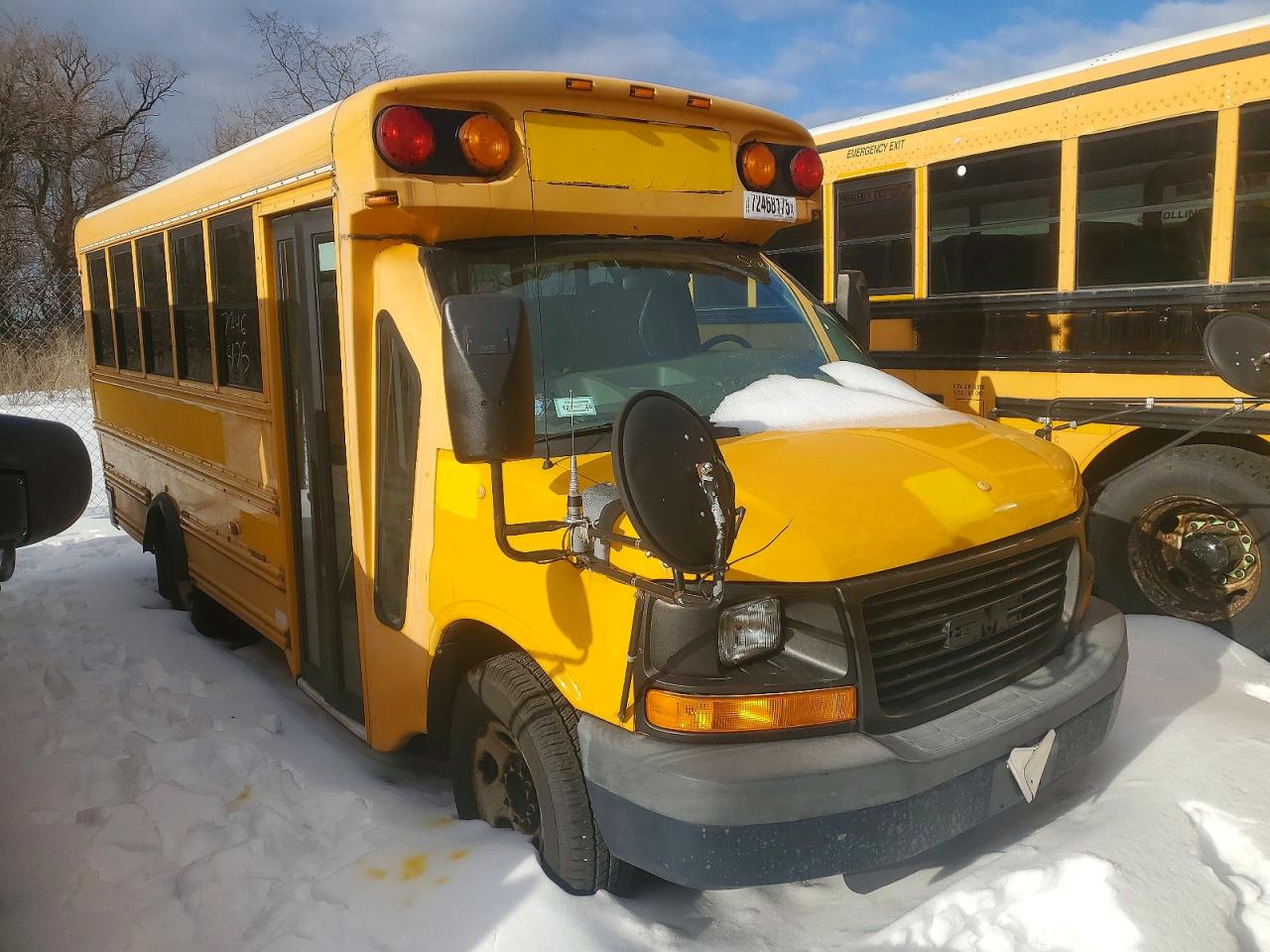 2011 STARTNSBUS SAVANA