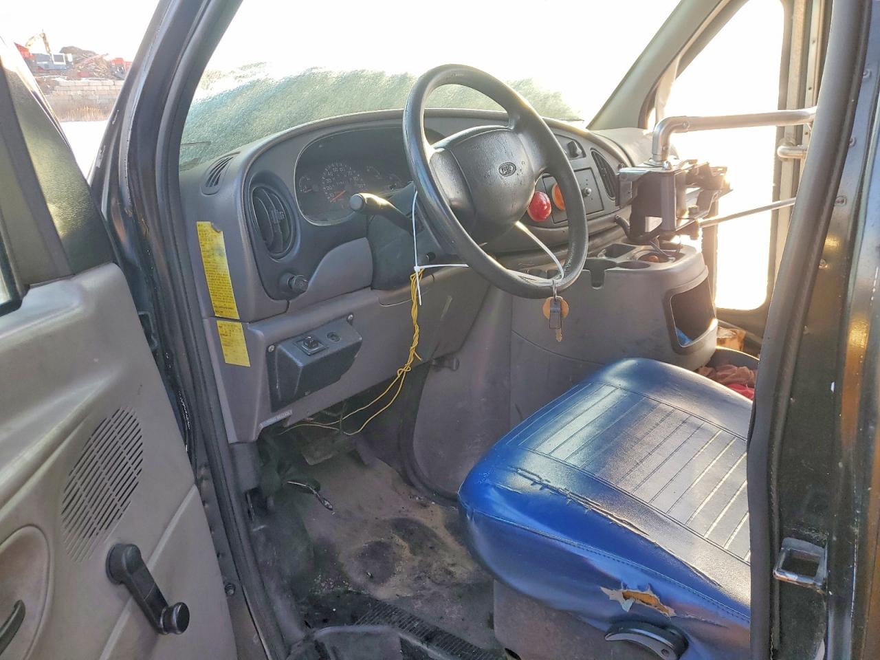 2002 FORD MINOTOUR E