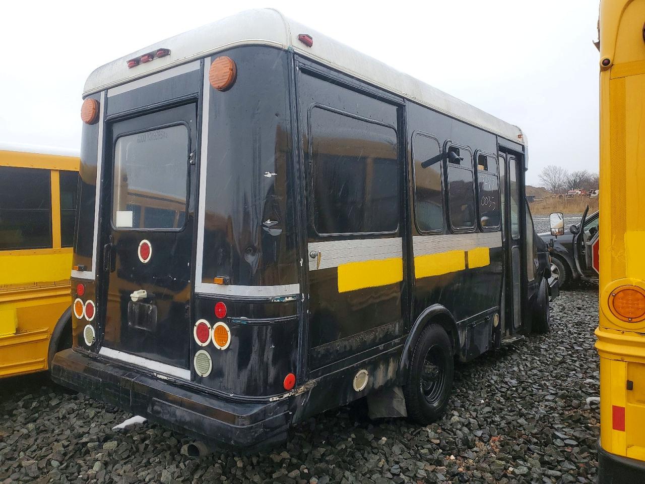 2002 FORD MINOTOUR E