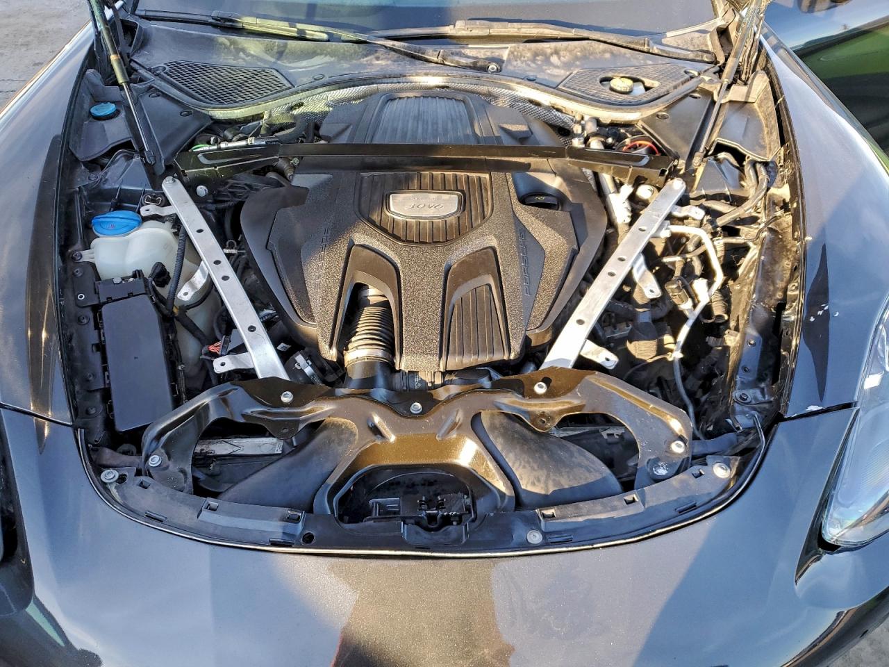 2017 PORSCHE PANAMERA