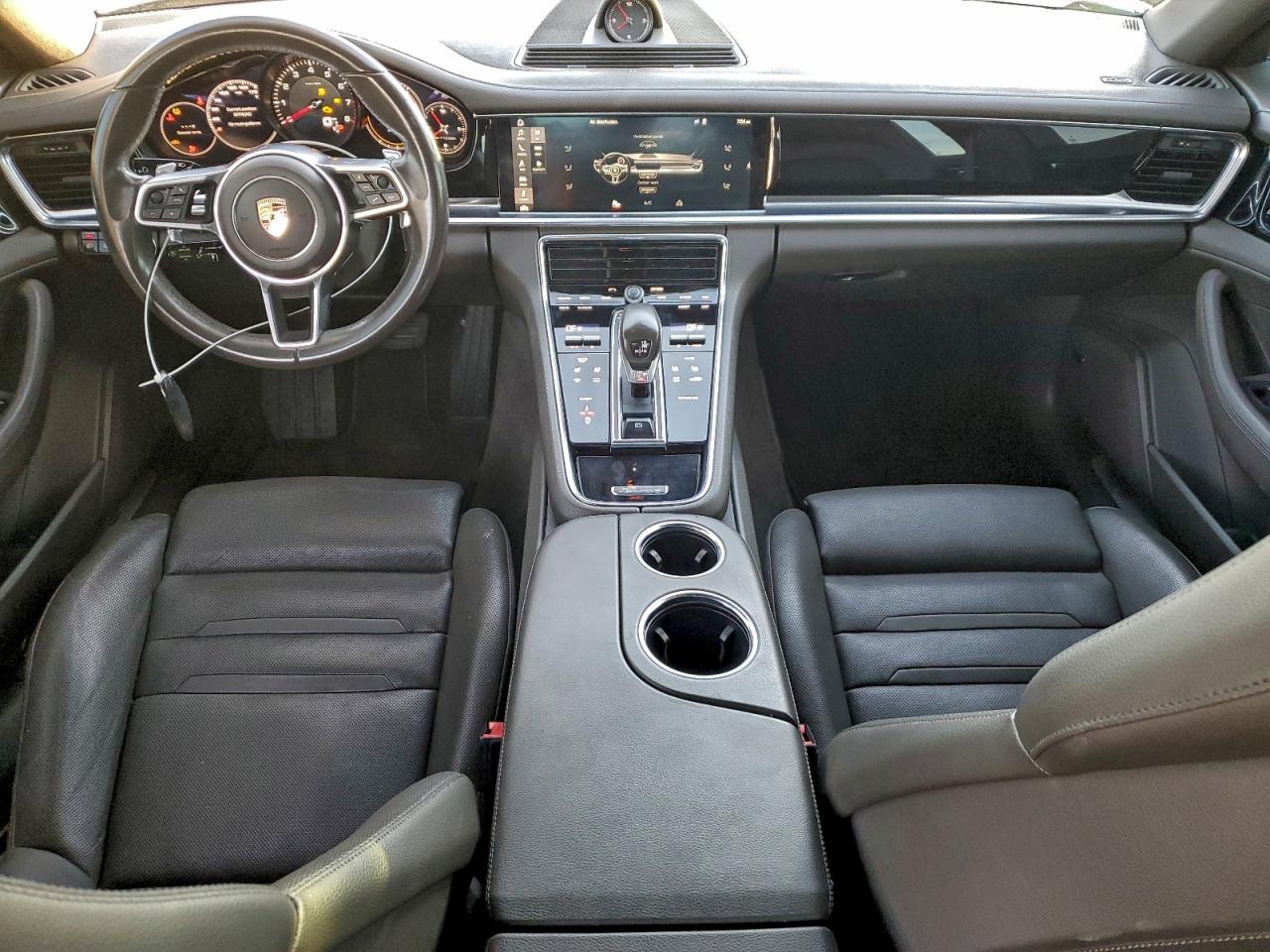 2017 PORSCHE PANAMERA