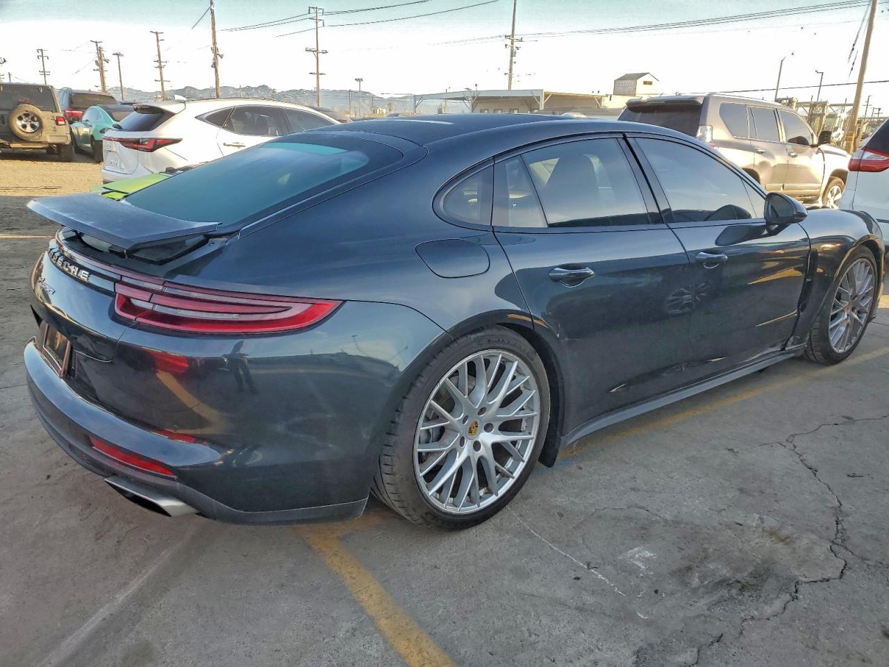2017 PORSCHE PANAMERA