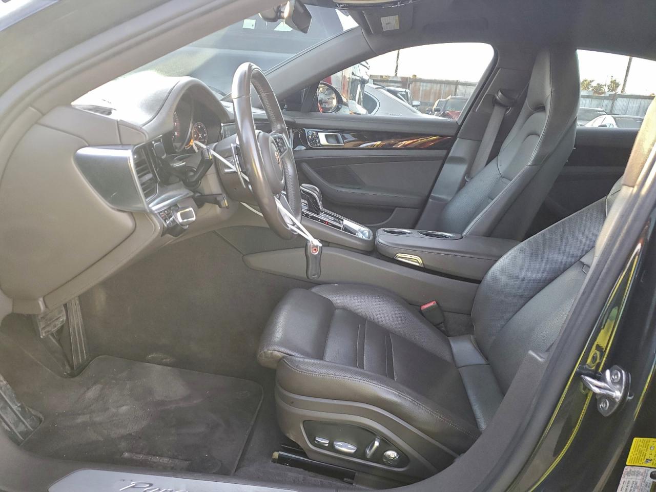 2017 PORSCHE PANAMERA