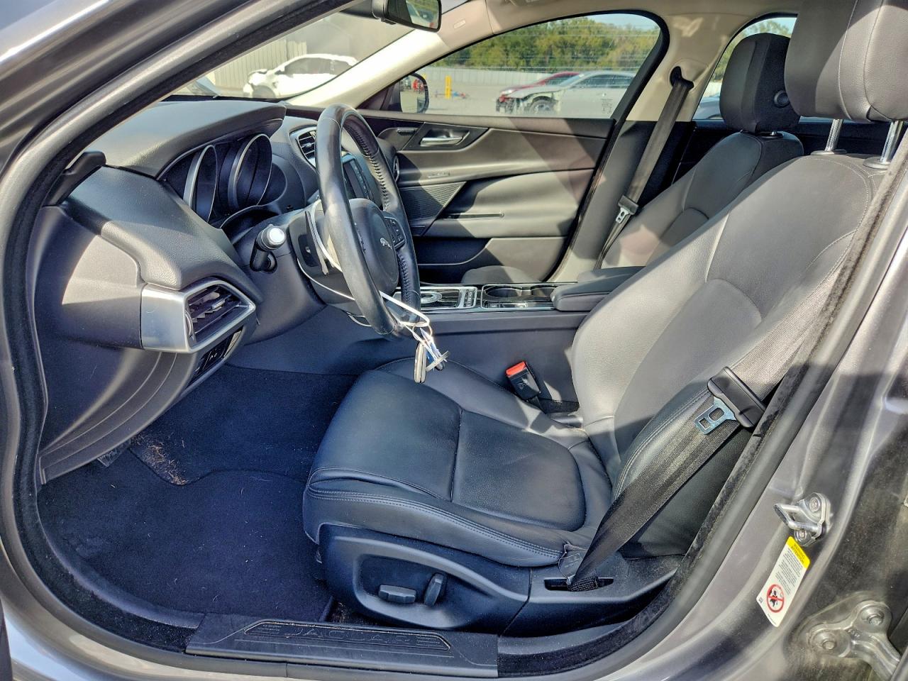 2017 JAGUAR XE
