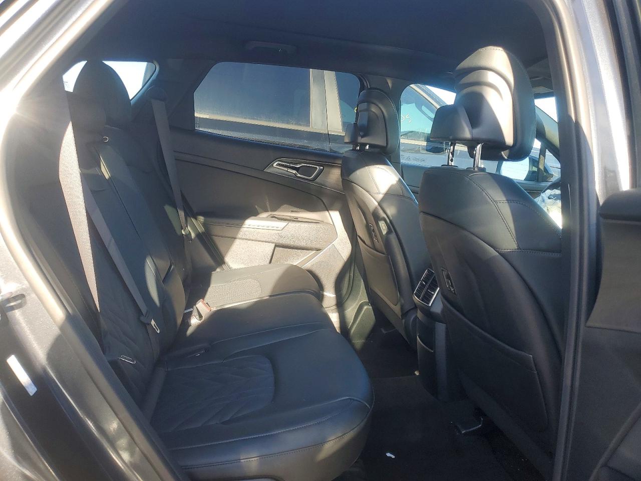 2025 KIA SPORTAGE X