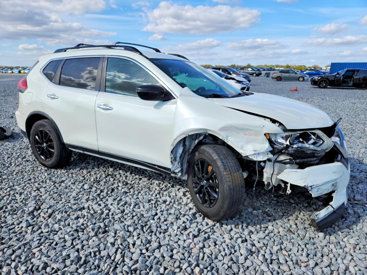 2017 NISSAN ROGUE