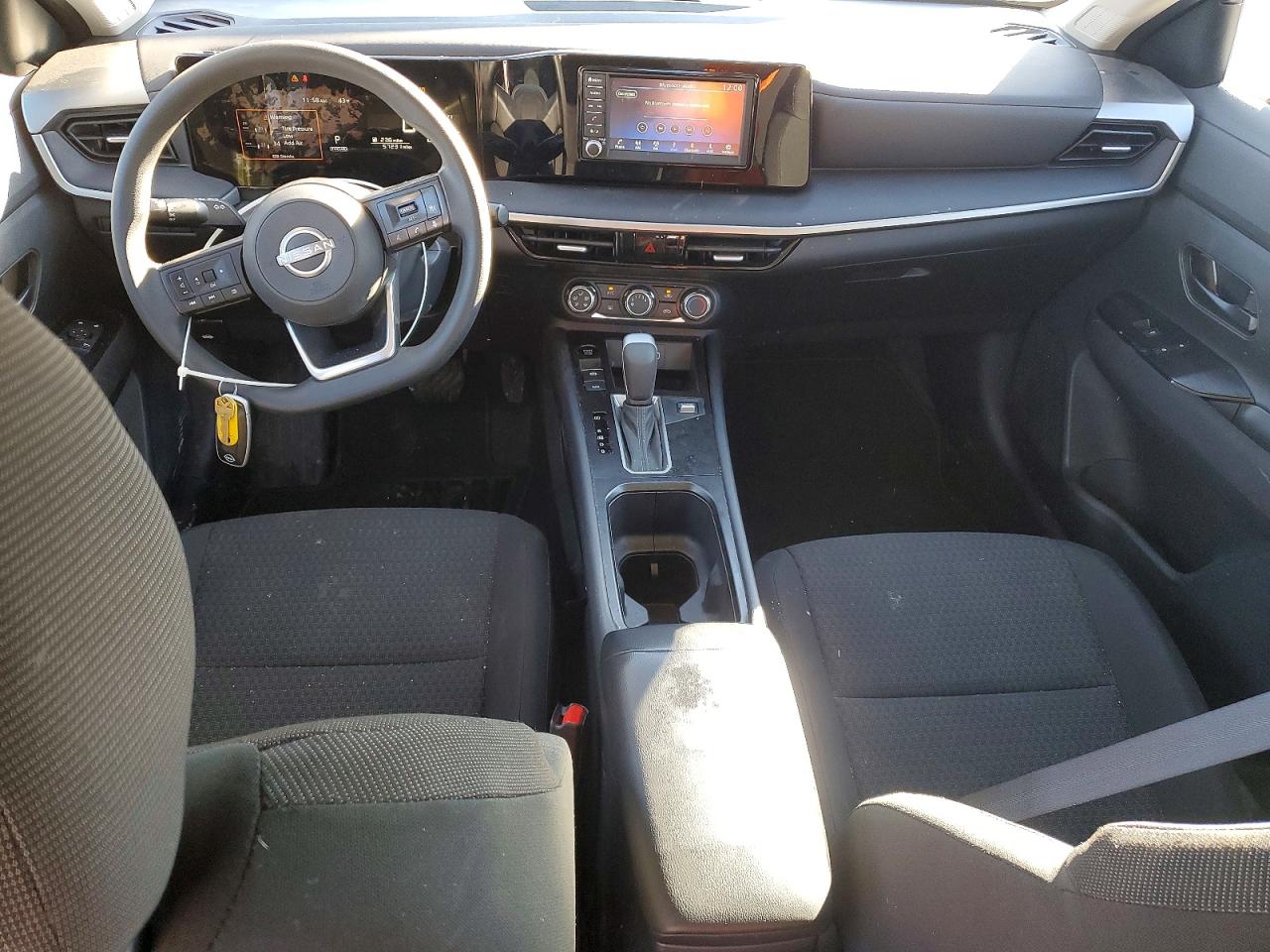 2025 NISSAN KICKS