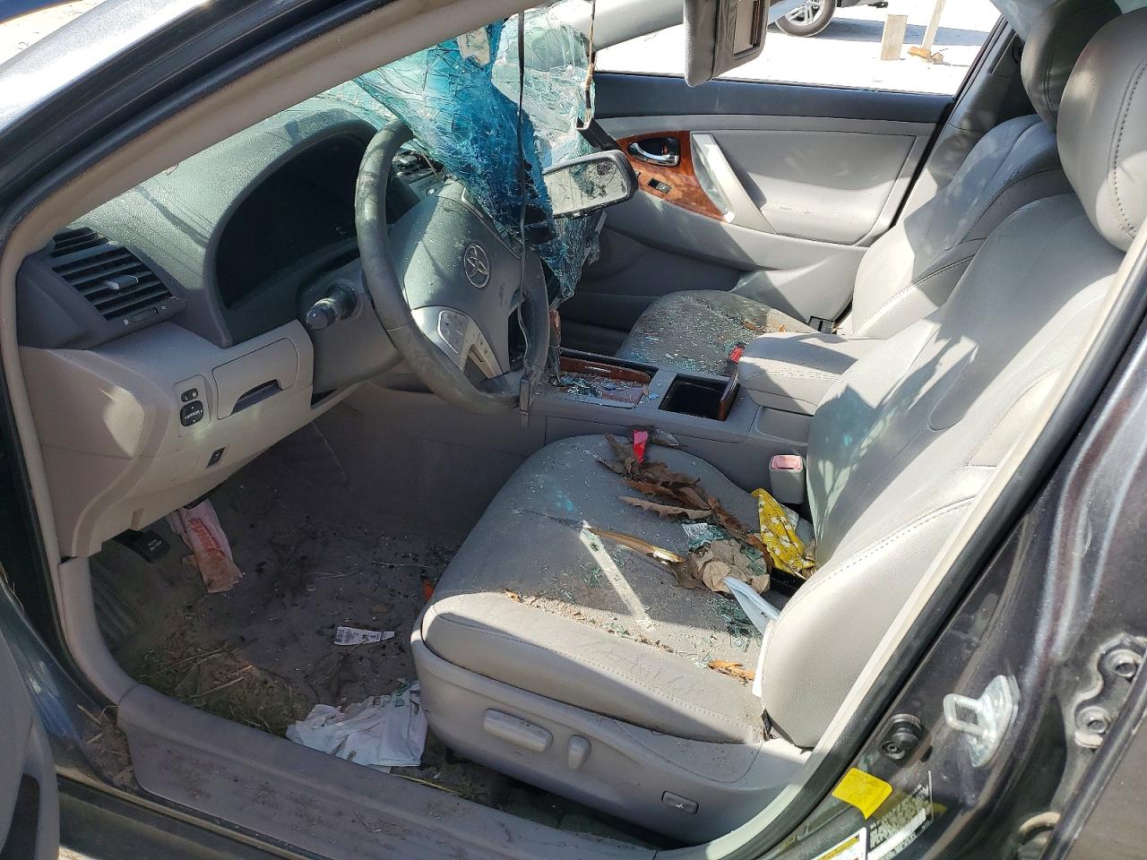 2011 TOYOTA CAMRY