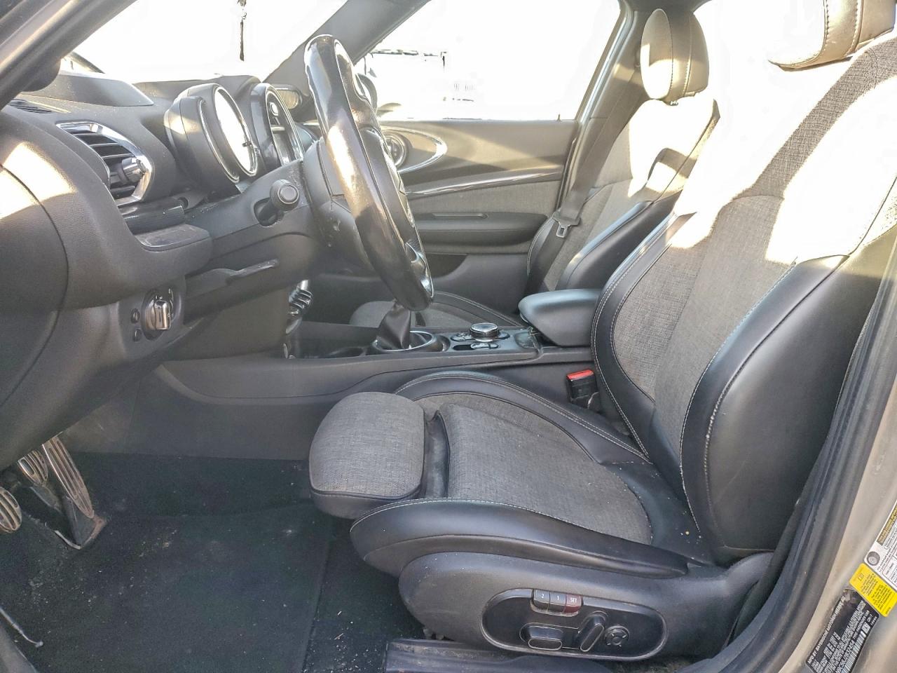 2018 MINI COOPER