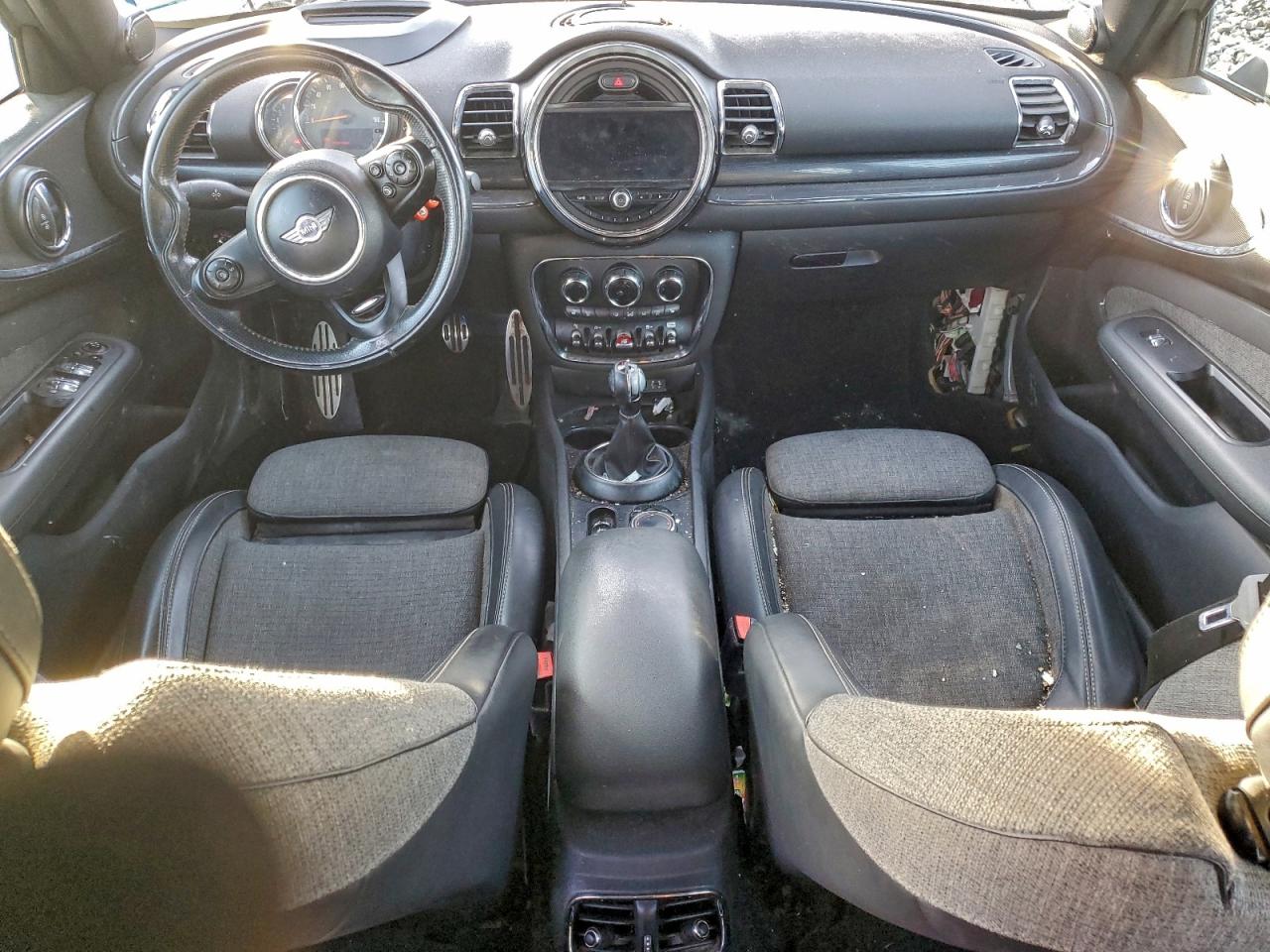 2018 MINI COOPER