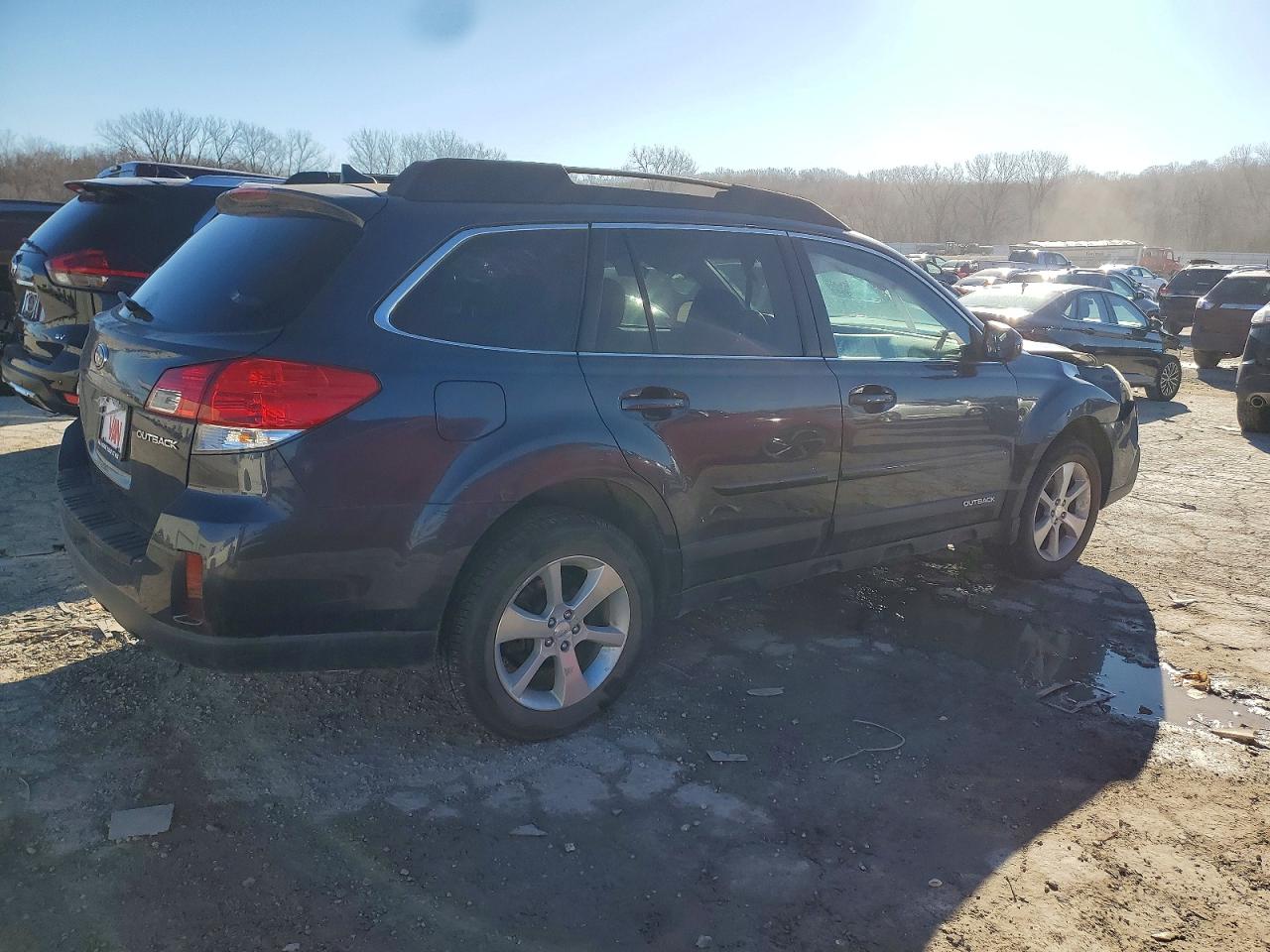 2013 SUBARU OUTBACK