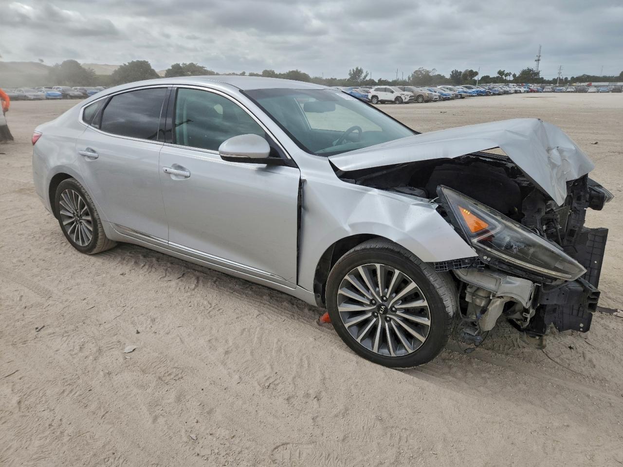 2017 KIA CADENZA
