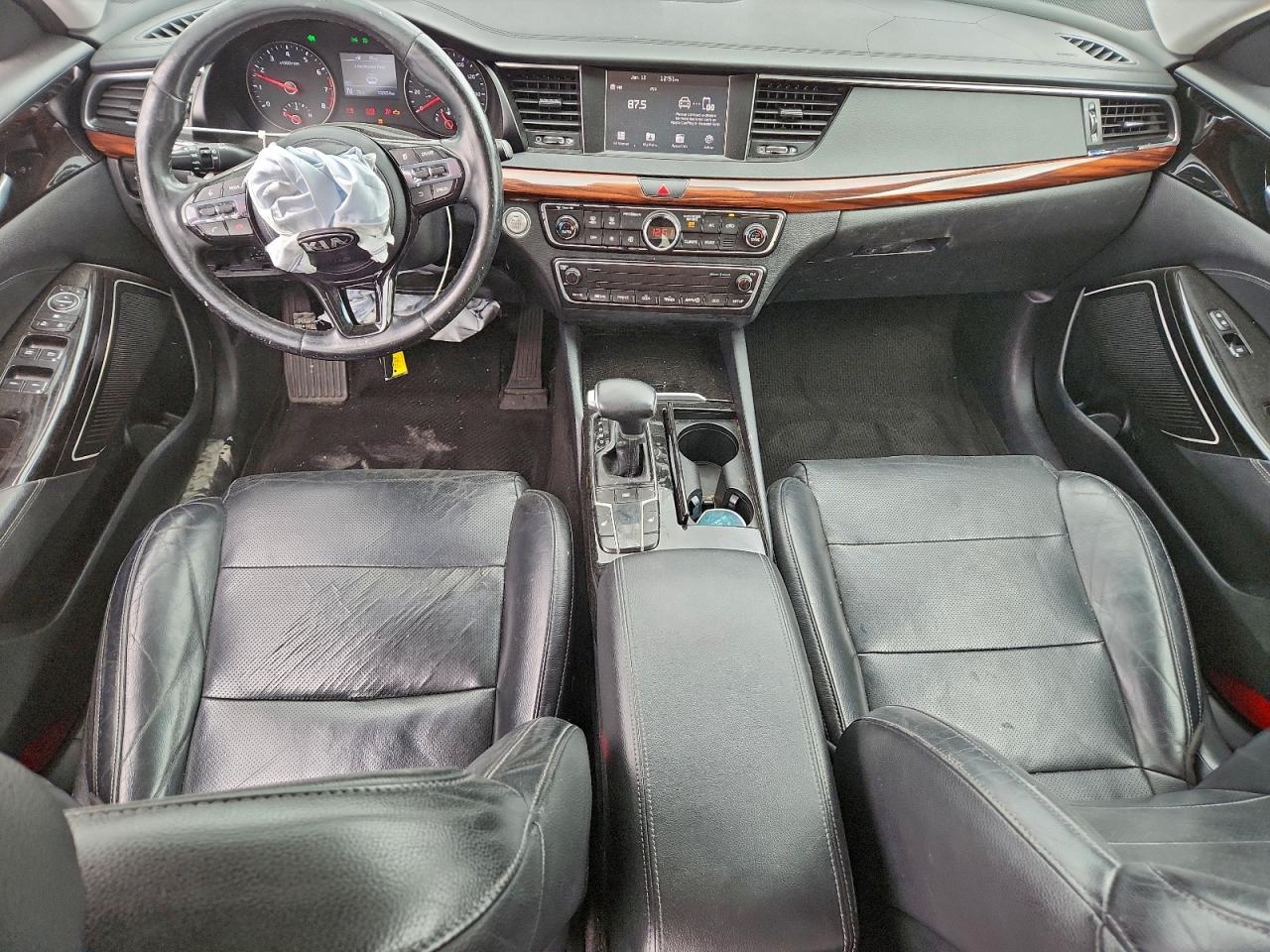 2017 KIA CADENZA