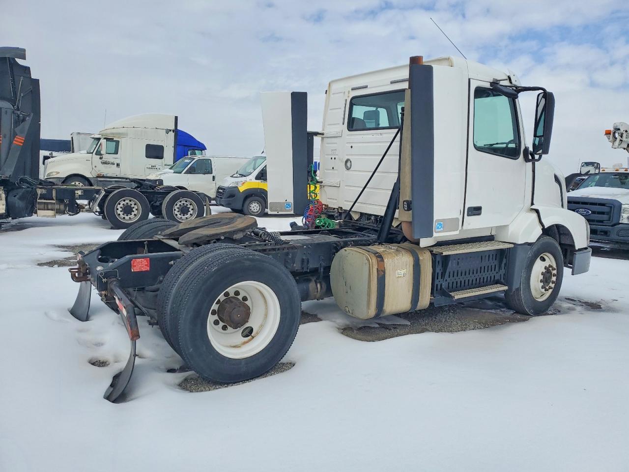 2016 VOLVO VN