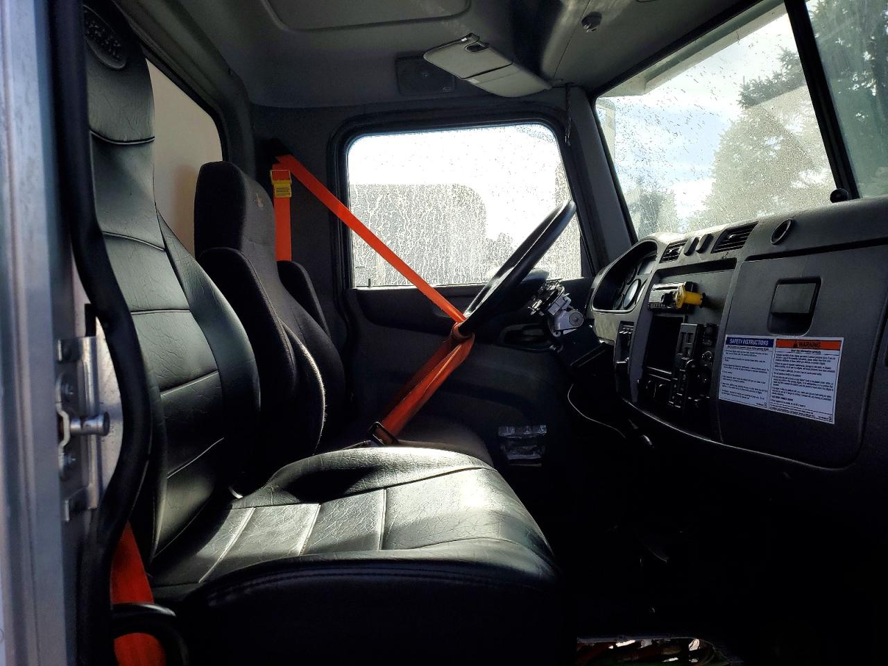 2019 PETERBILT 348