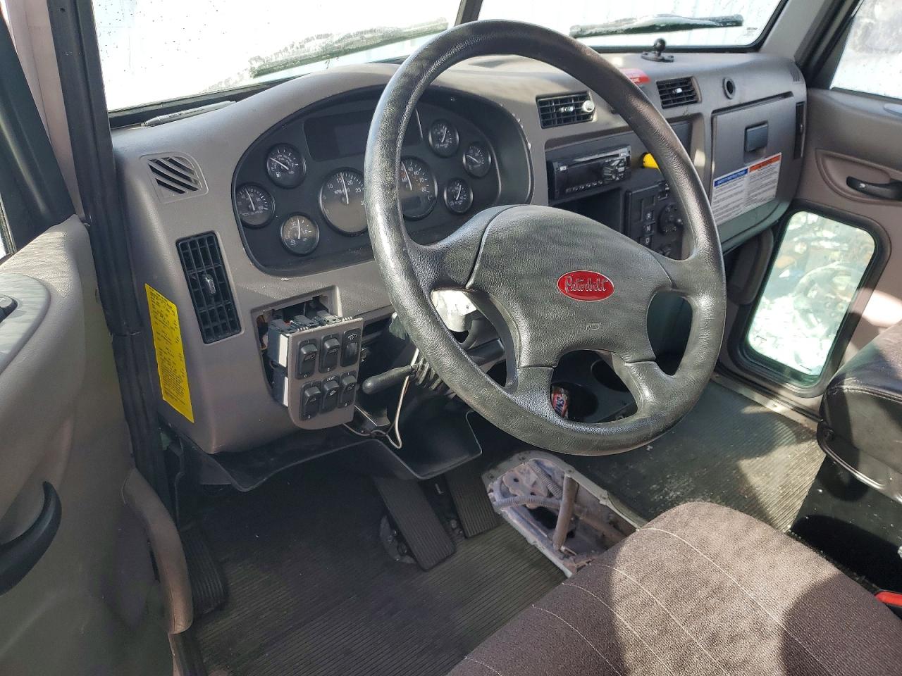 2019 PETERBILT 348