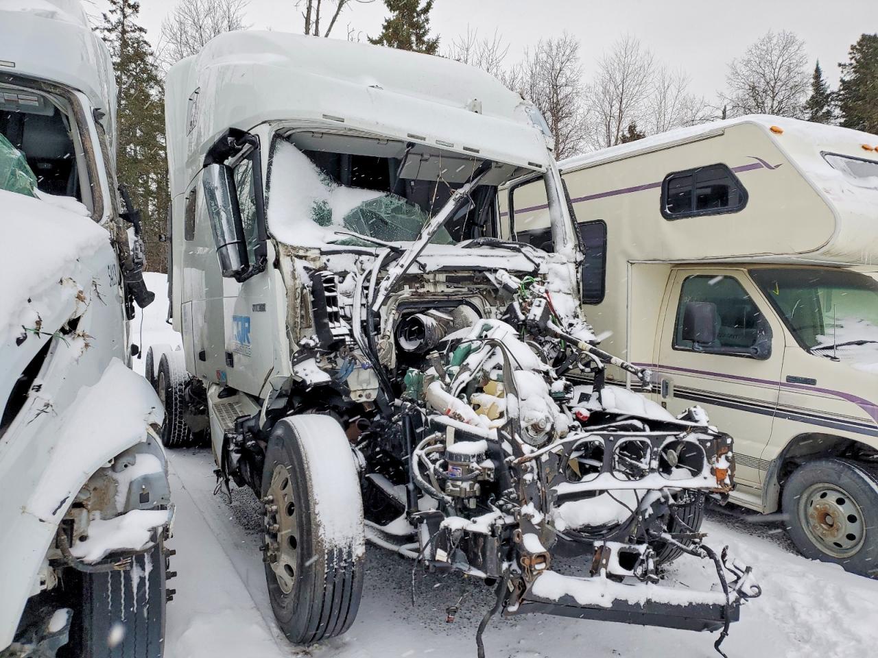 2022 VOLVO VN