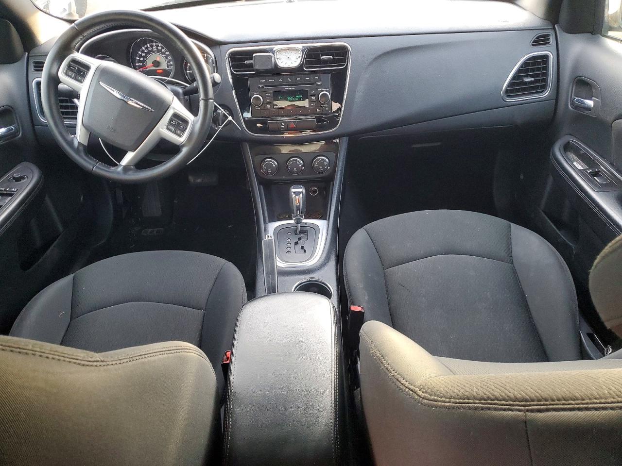 2011 CHRYSLER 200