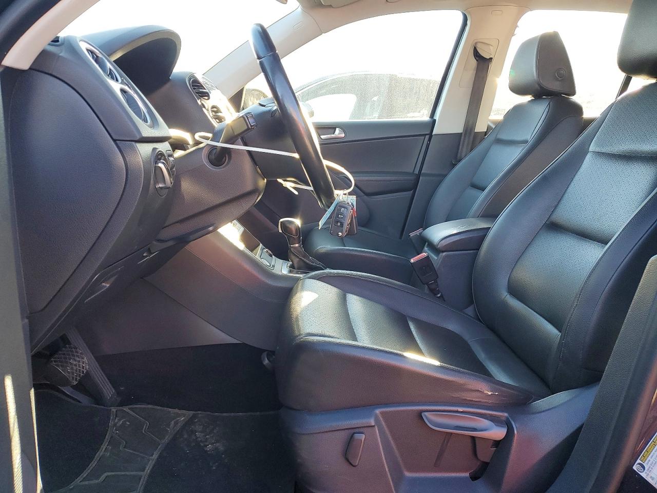 2016 VOLKSWAGEN TIGUAN