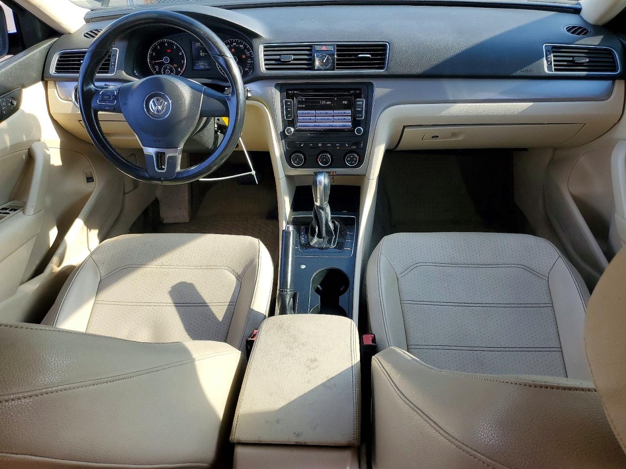 2015 VOLKSWAGEN PASSAT