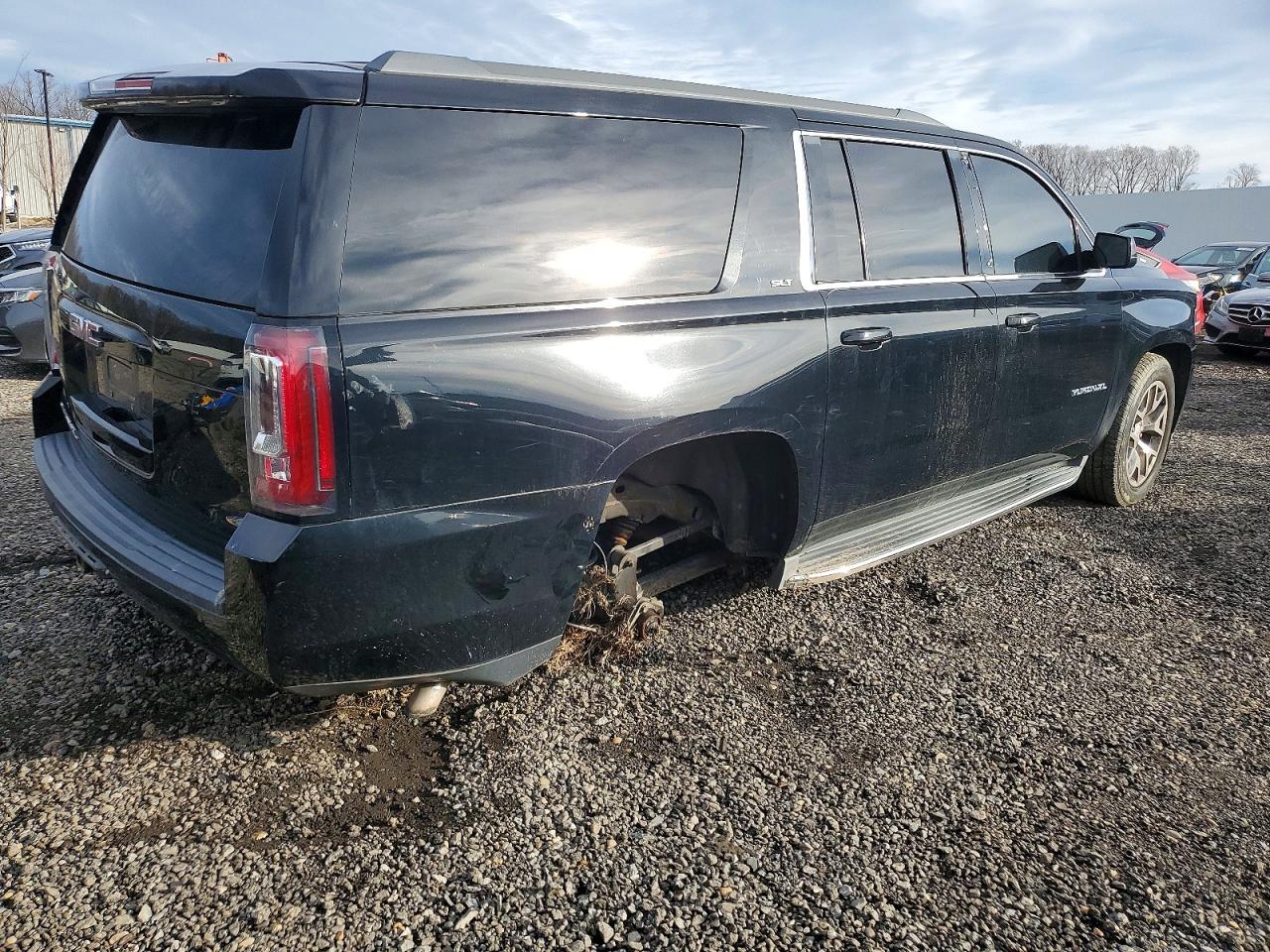 2016 GMC YUKON