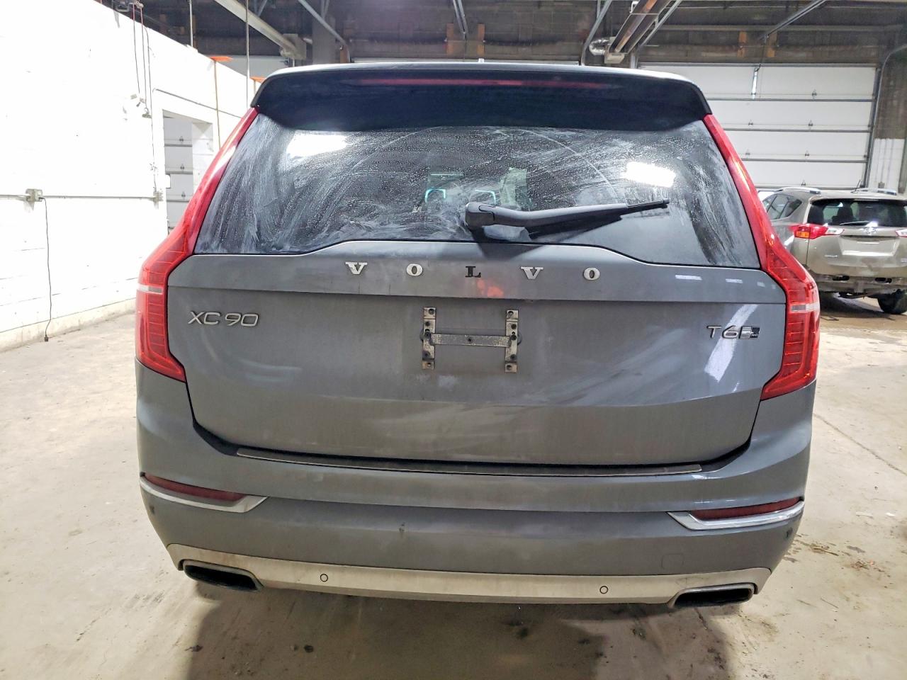 2016 VOLVO XC90
