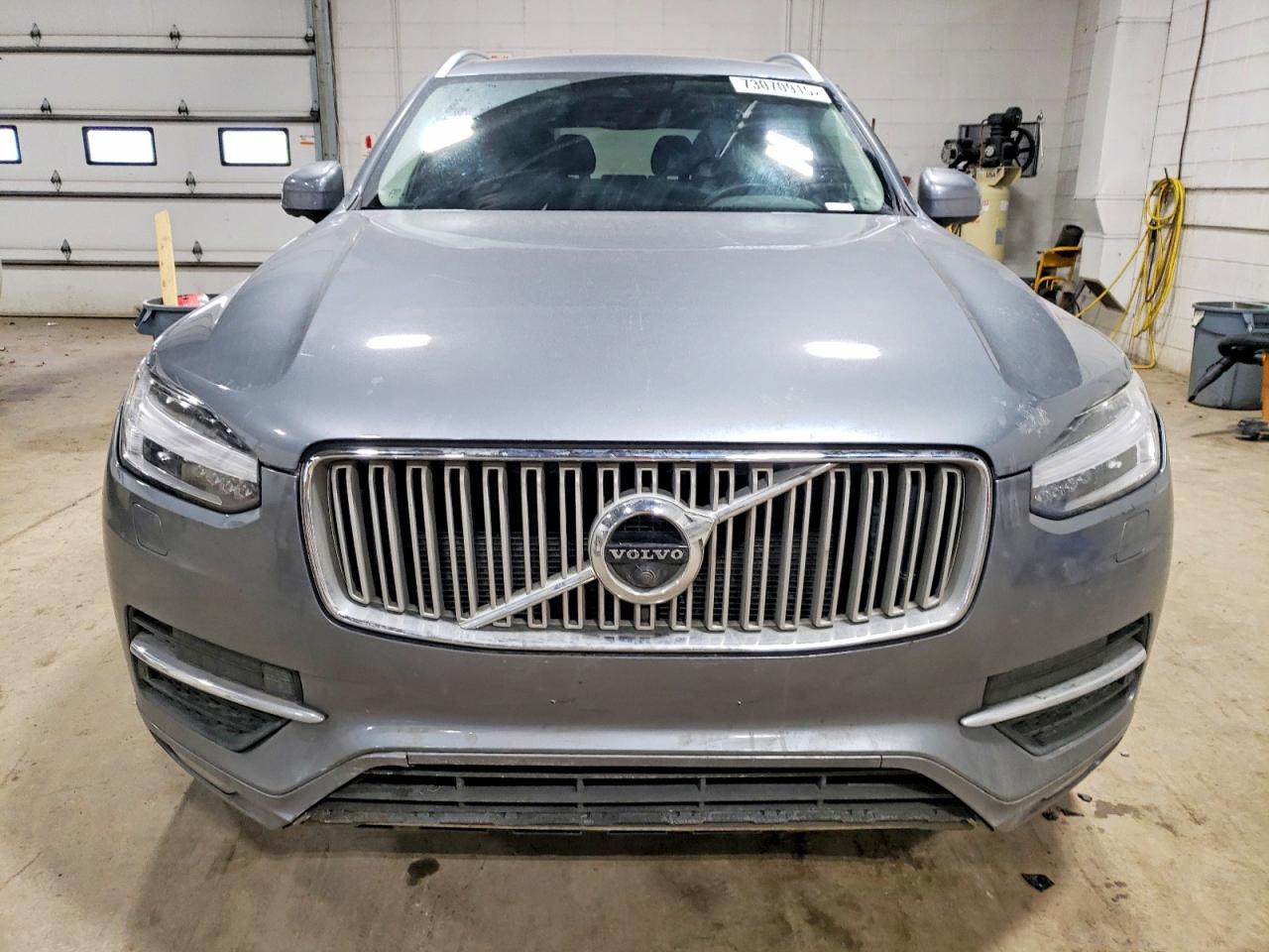 2016 VOLVO XC90