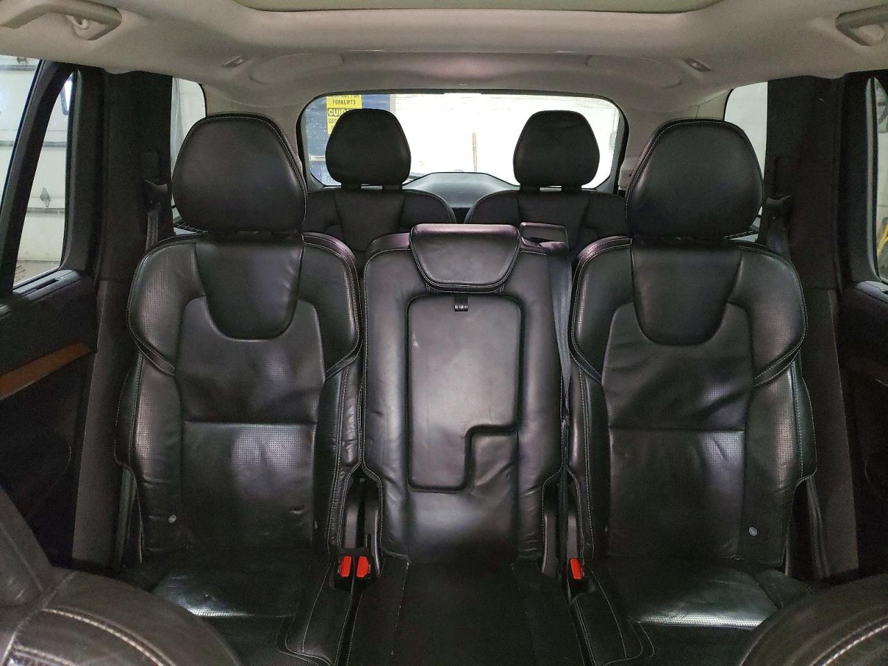 2016 VOLVO XC90