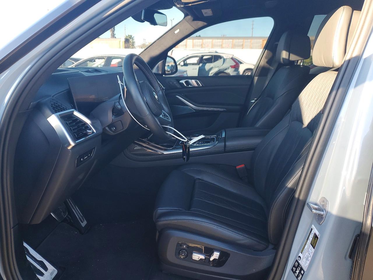 2025 BMW X7 M60I