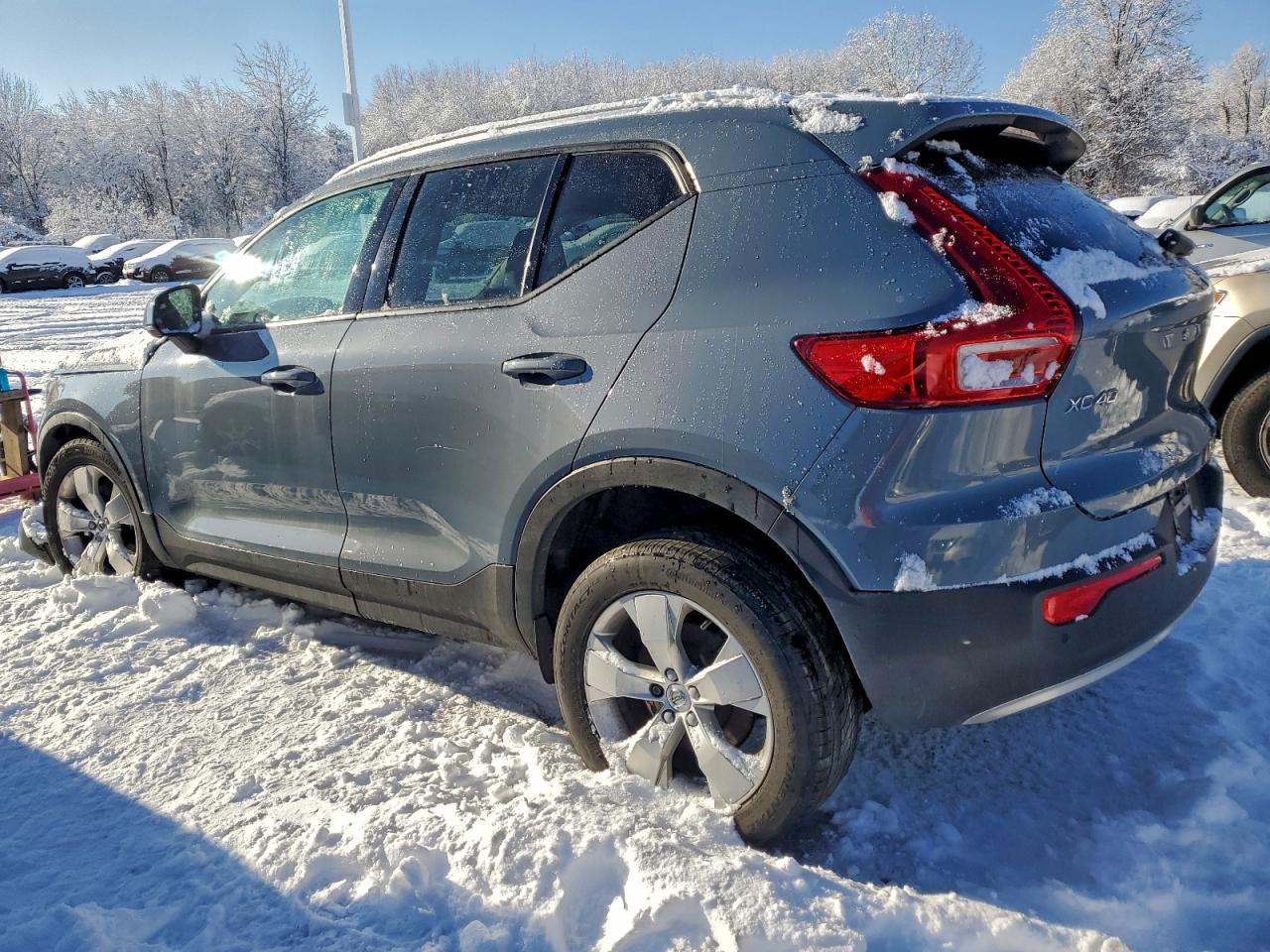 2020 VOLVO XC40
