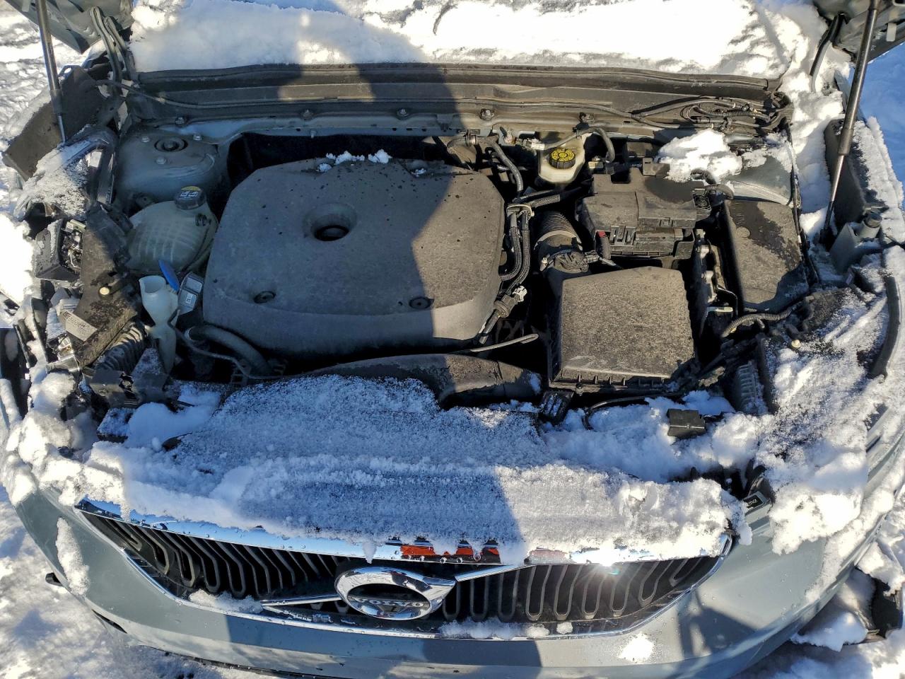 2020 VOLVO XC40