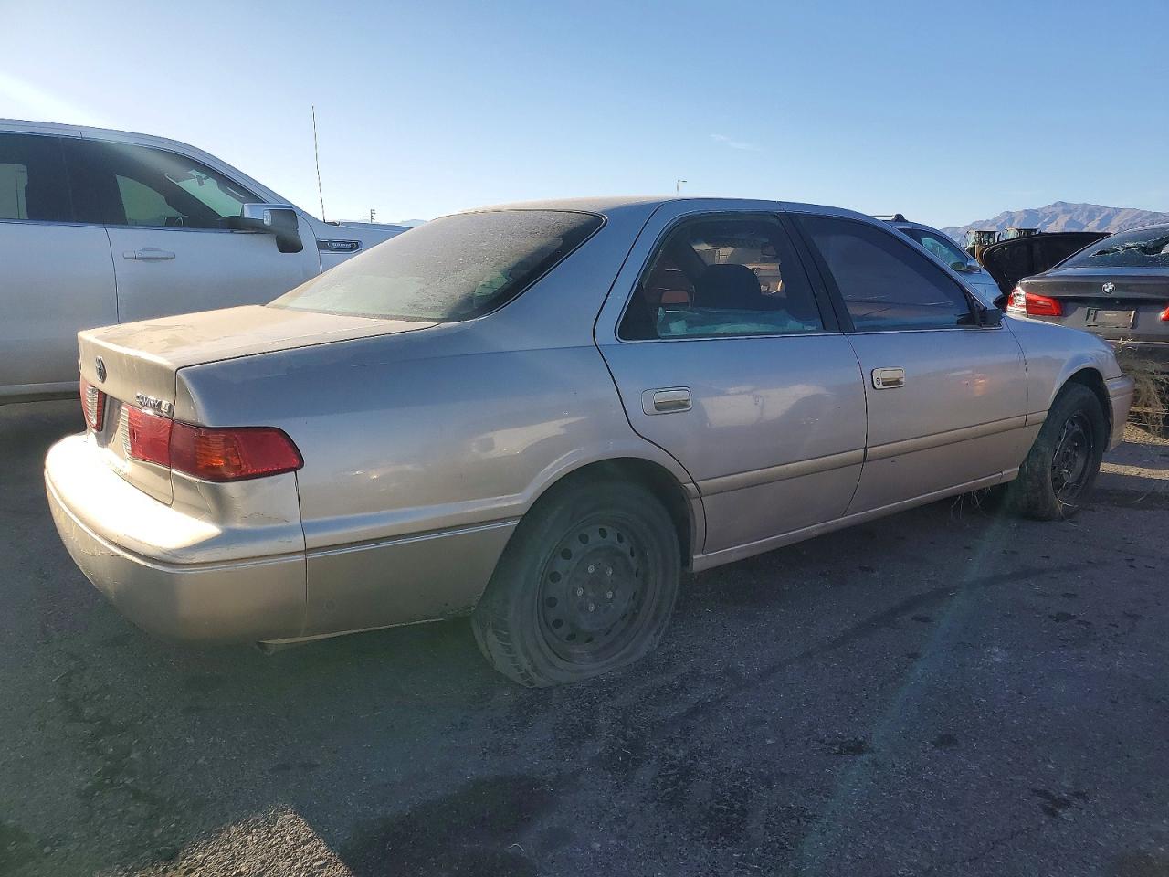 2000 TOYOTA CAMRY