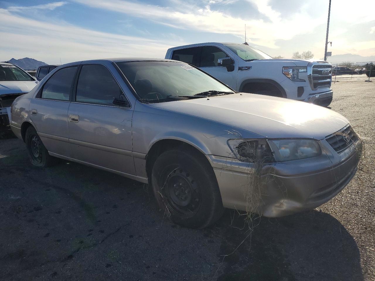 2000 TOYOTA CAMRY