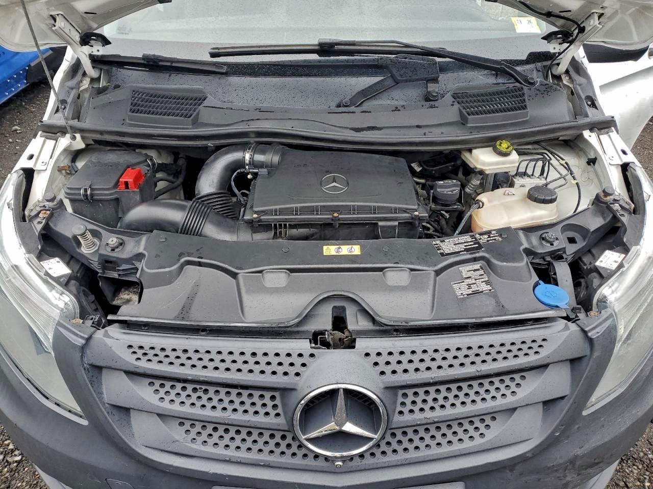 2016 MERCEDES-BENZ METRIS