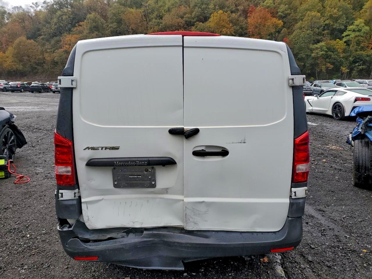 2016 MERCEDES-BENZ METRIS