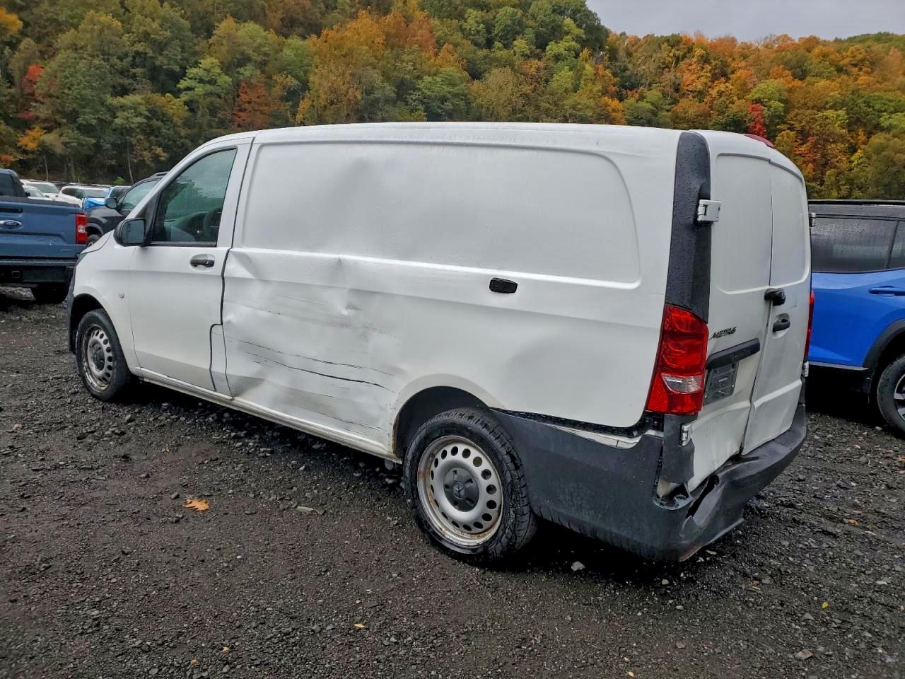 2016 MERCEDES-BENZ METRIS