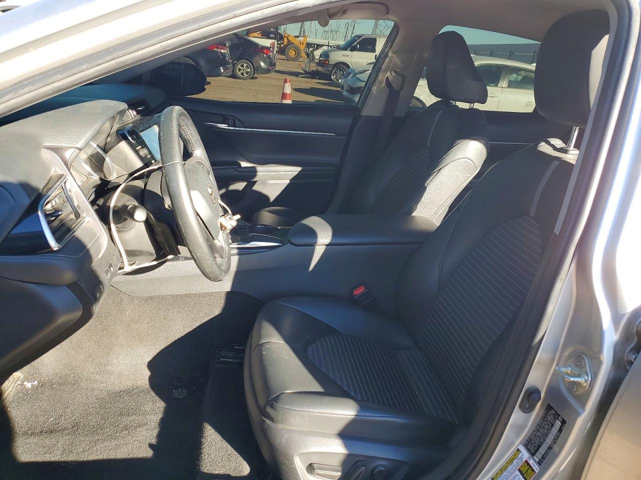 2018 TOYOTA CAMRY